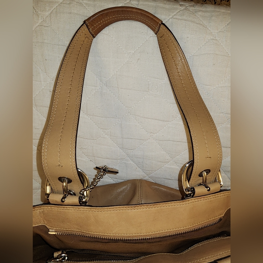 COACH leather vintage large Soho Bag in tan - Picture 10 of 12
